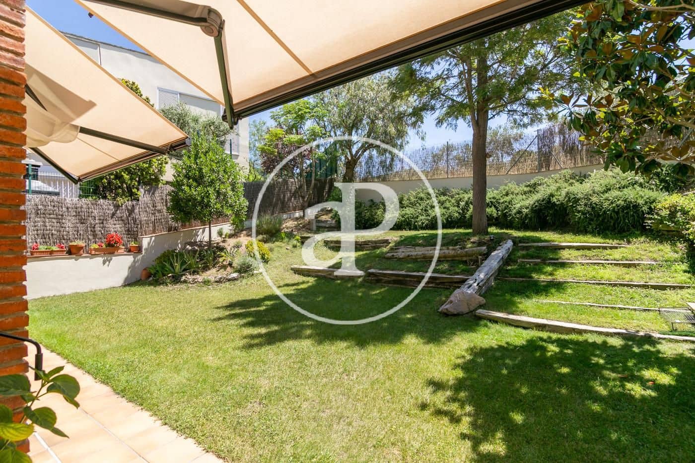 6 soveværelse Villa til salg i Sant Just Desvern - € 1.250.000 (Ref: 7875835)