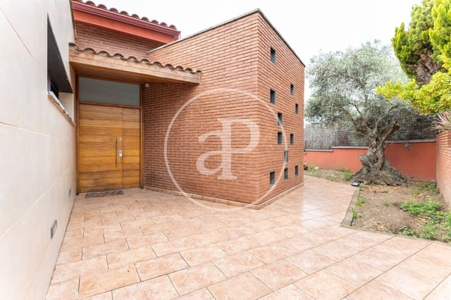 5 soverom Villa til salgs i Matadepera med svømmebasseng - € 795 000 (Ref: 7886531)