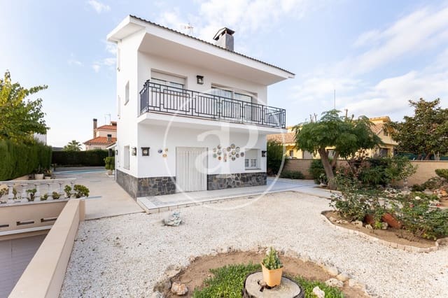 5 makuuhuone Huvila myytävänä paikassa Sabadell mukana uima-altaan - 795 000 € (Ref: 7886551)