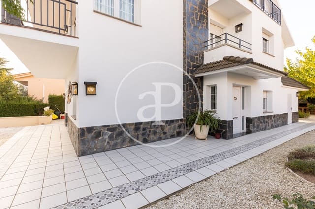 5 makuuhuone Huvila myytävänä paikassa Sabadell mukana uima-altaan - 795 000 € (Ref: 7886551)