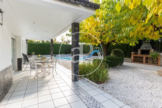 5 makuuhuone Huvila myytävänä paikassa Sabadell mukana uima-altaan - 795 000 € (Ref: 7886551)