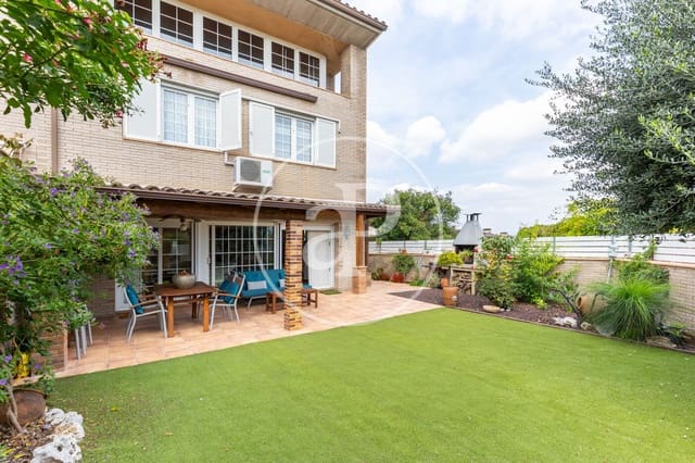 4 soveværelse Villa til salg i Sant Quirze del Vallès - € 675.000 (Ref: 7921964)