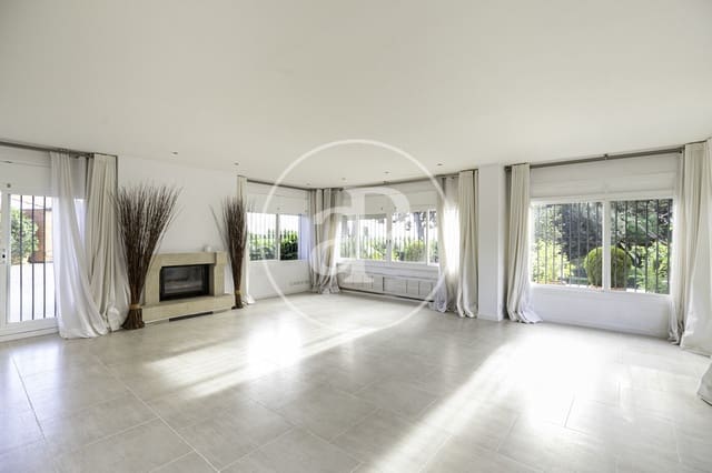 7 chambre Villa/Maison à vendre à Sant Andreu de Llavaneres avec piscine - 1 950 000 € (Ref: 7980537)