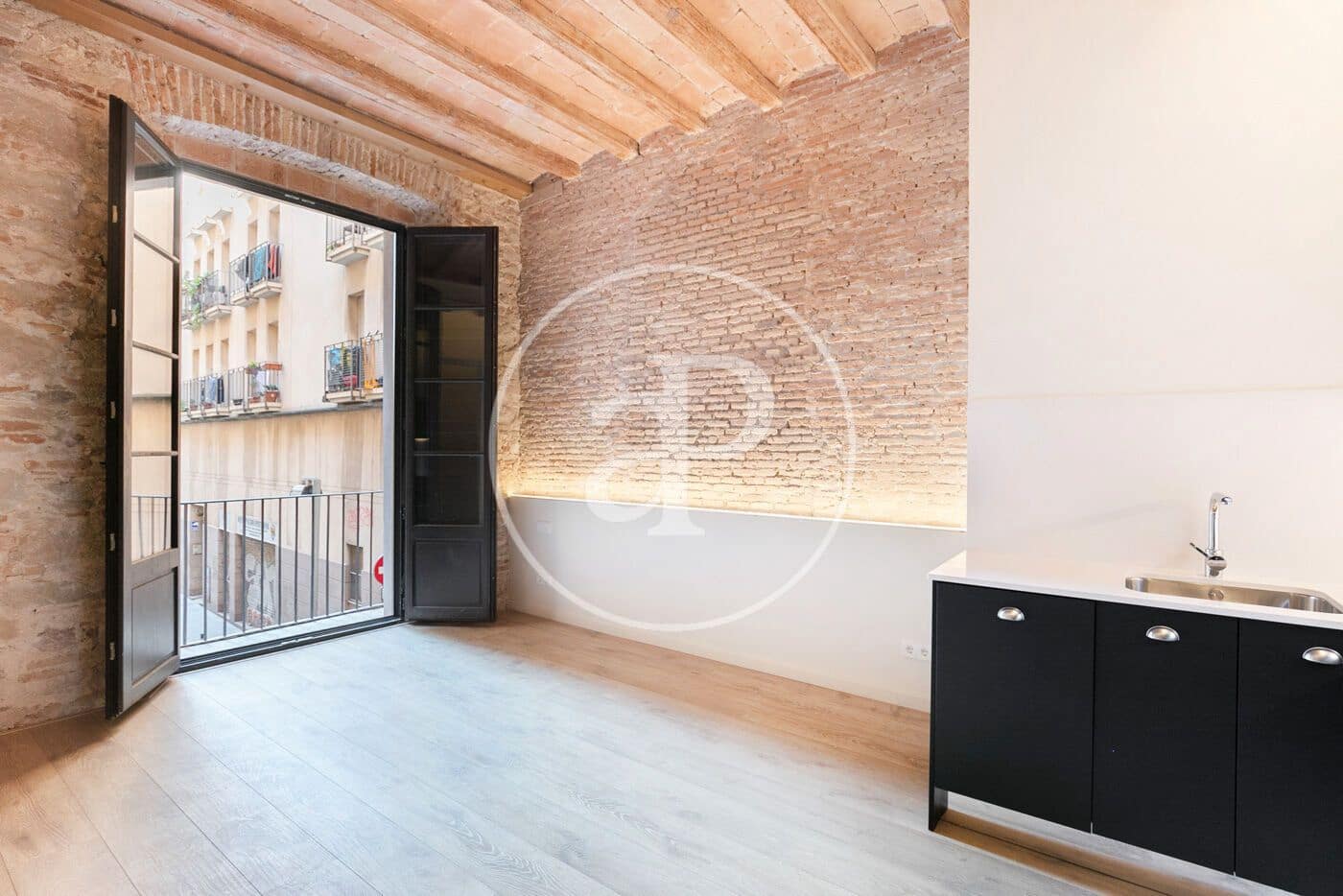 2 bedroom Flat for rent in El Raval, Barcelona city with pool € 1,400