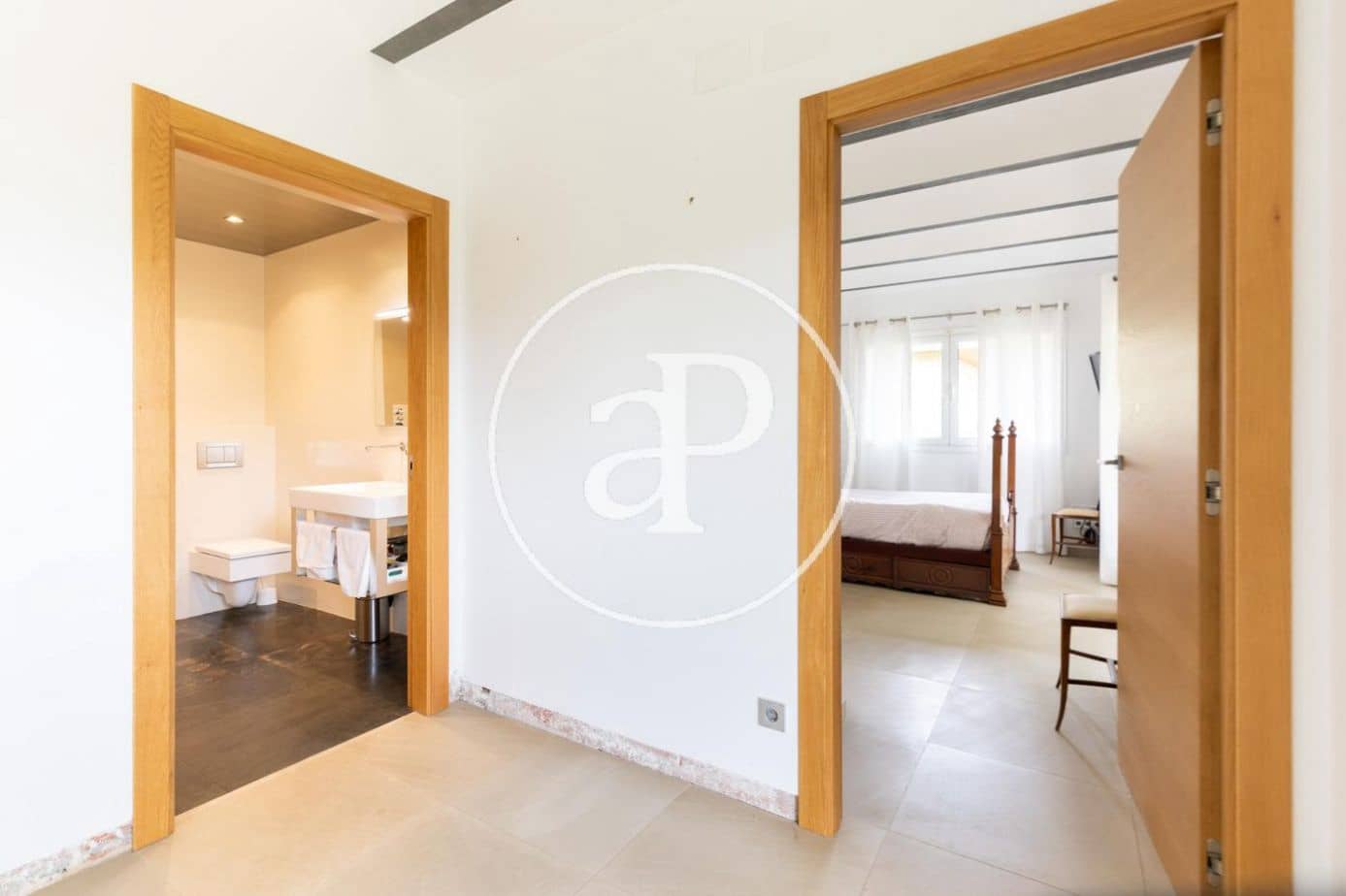 6 soverom Villa til salgs i Bellaterra - € 995 000 (Ref: 8107677)