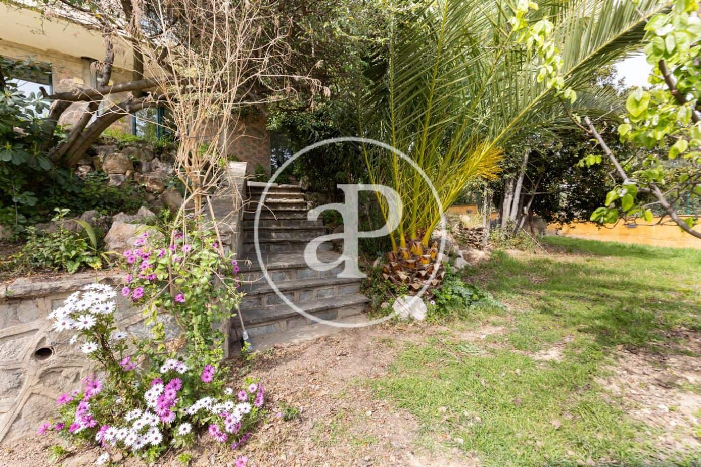 6 soverom Villa til salgs i Bellaterra - € 995 000 (Ref: 8107677)