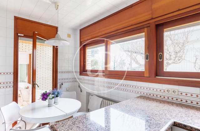 5 soveværelse Villa til salg i Esplugues de Llobregat - € 2.450.000 (Ref: 8201101)