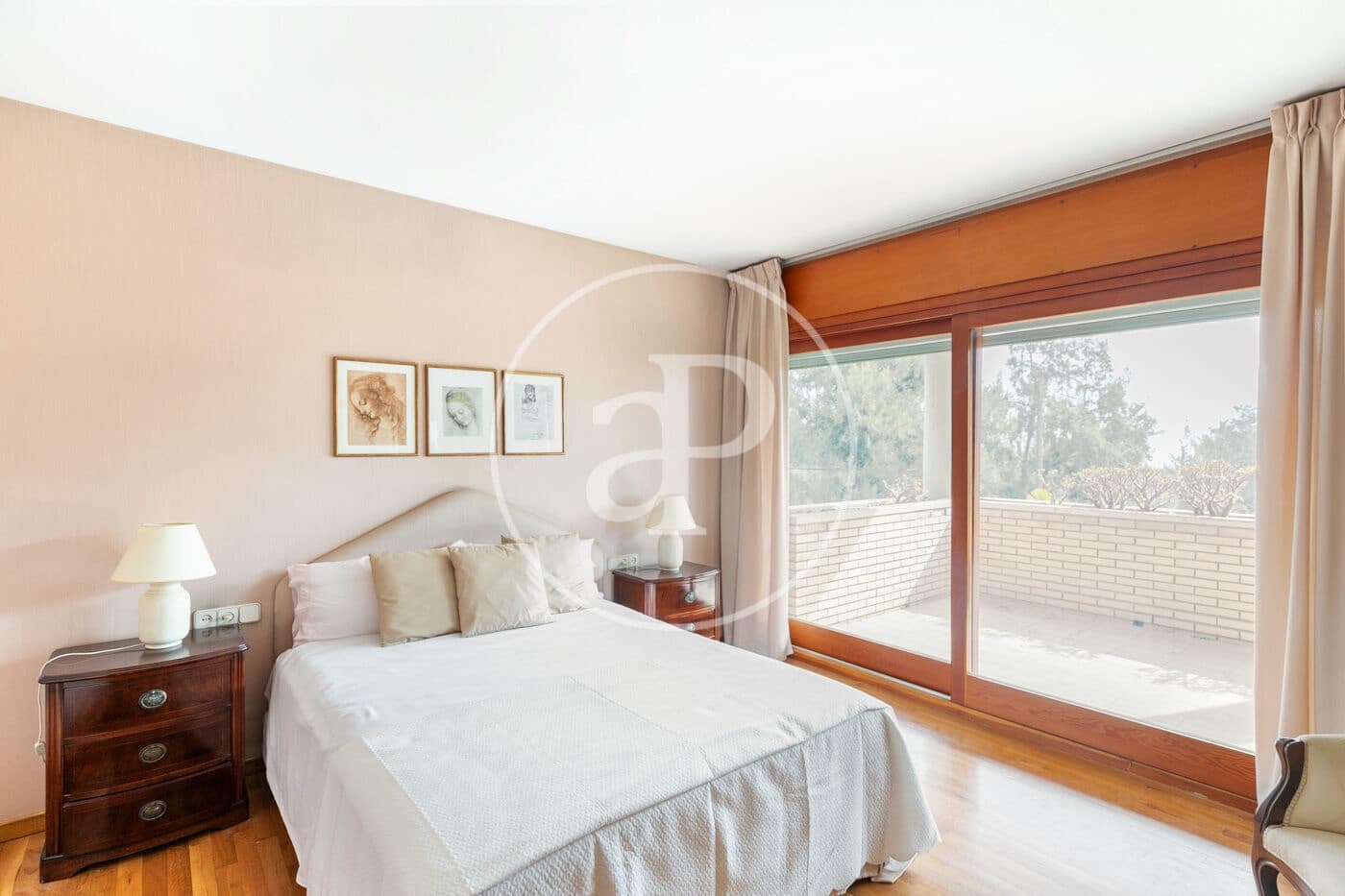 5 soveværelse Villa til salg i Esplugues de Llobregat - € 2.450.000 (Ref: 8201101)