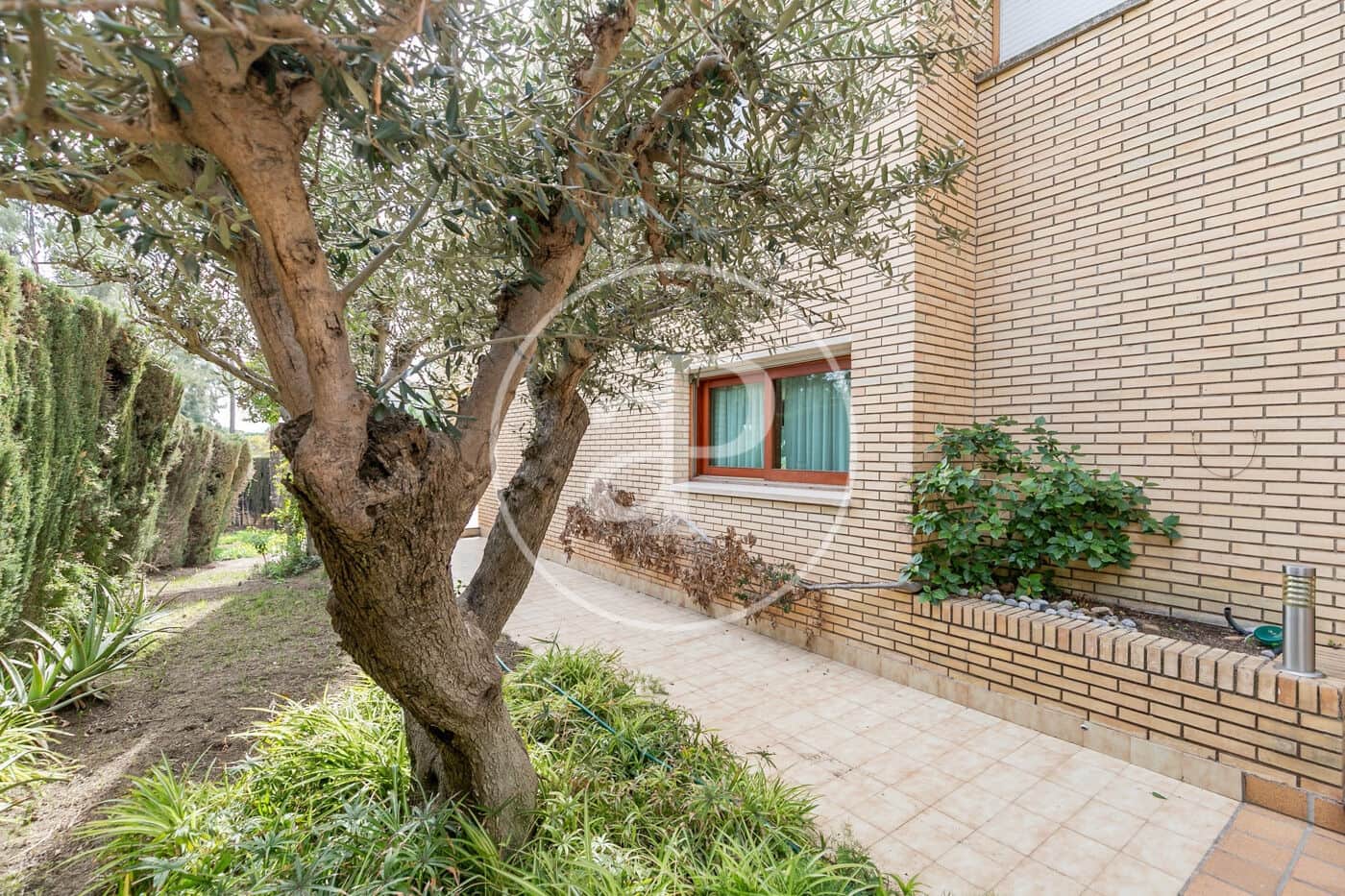 5 soveværelse Villa til salg i Esplugues de Llobregat - € 2.450.000 (Ref: 8201101)