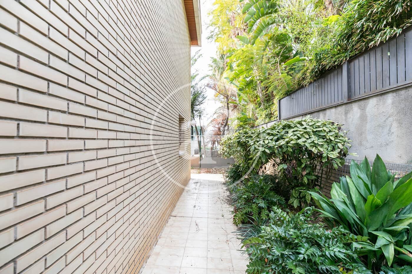 5 soveværelse Villa til salg i Esplugues de Llobregat - € 2.450.000 (Ref: 8201101)