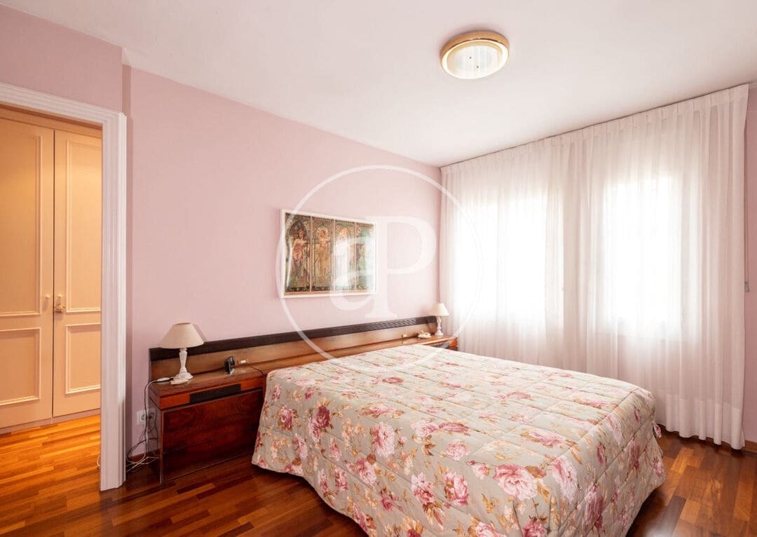 4 soveværelse Villa til salg i Sabadell - € 845.000 (Ref: 8220006)