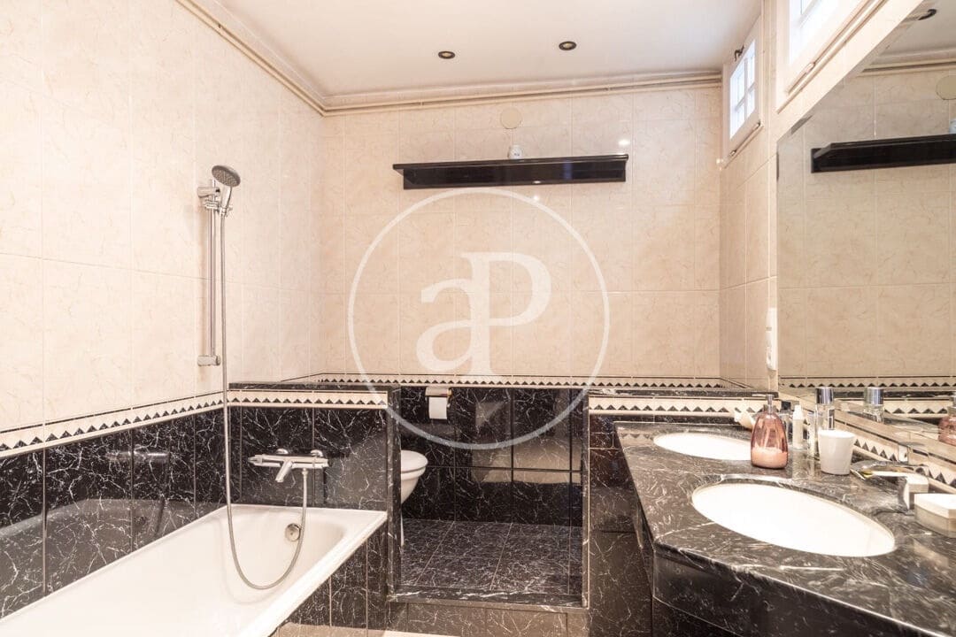 4 soveværelse Villa til salg i Sabadell - € 845.000 (Ref: 8220006)