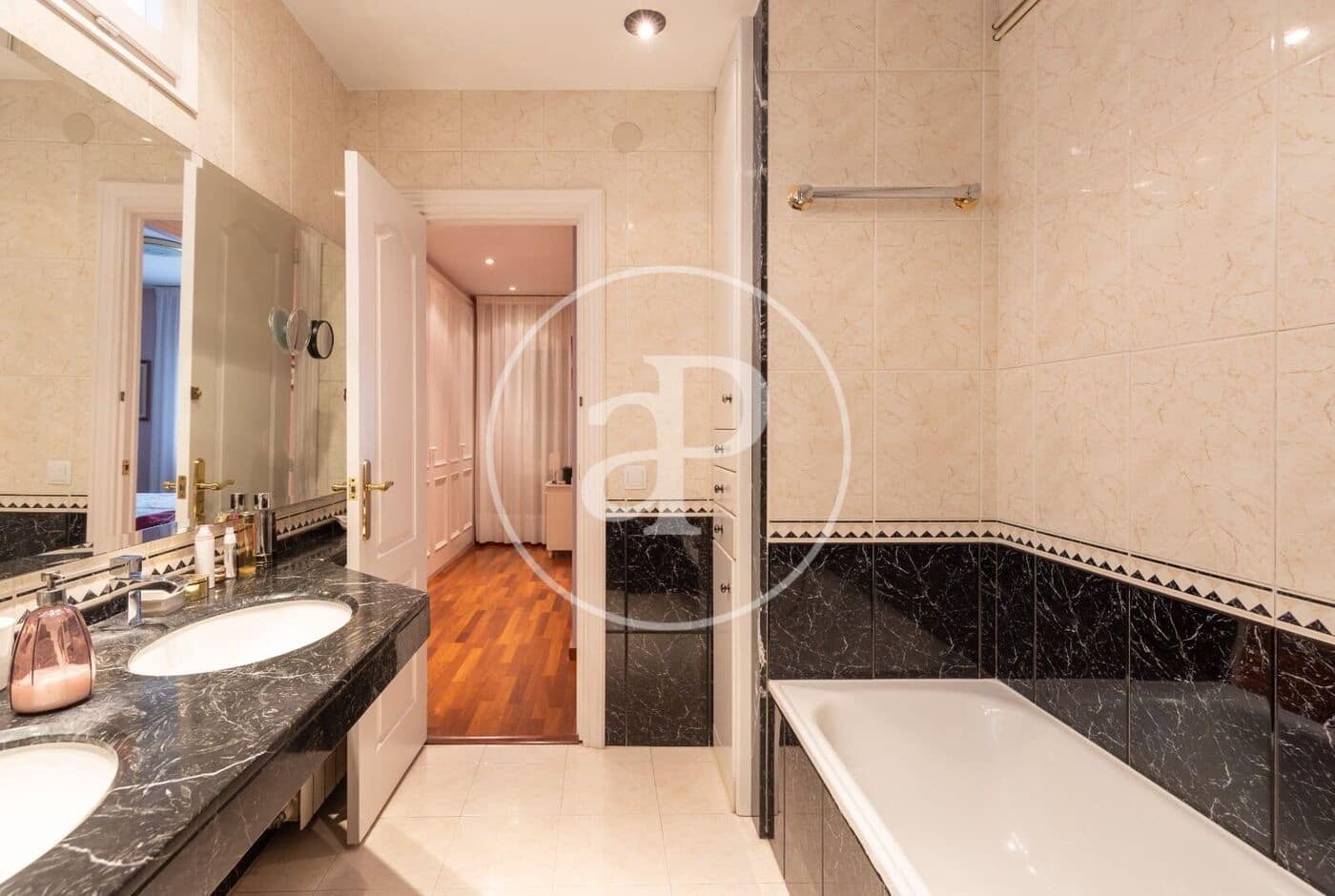 4 soveværelse Villa til salg i Sabadell - € 845.000 (Ref: 8220006)