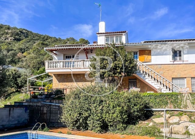 7 soverom Villa til salgs i Matadepera med svømmebasseng - € 875 000 (Ref: 8332132)