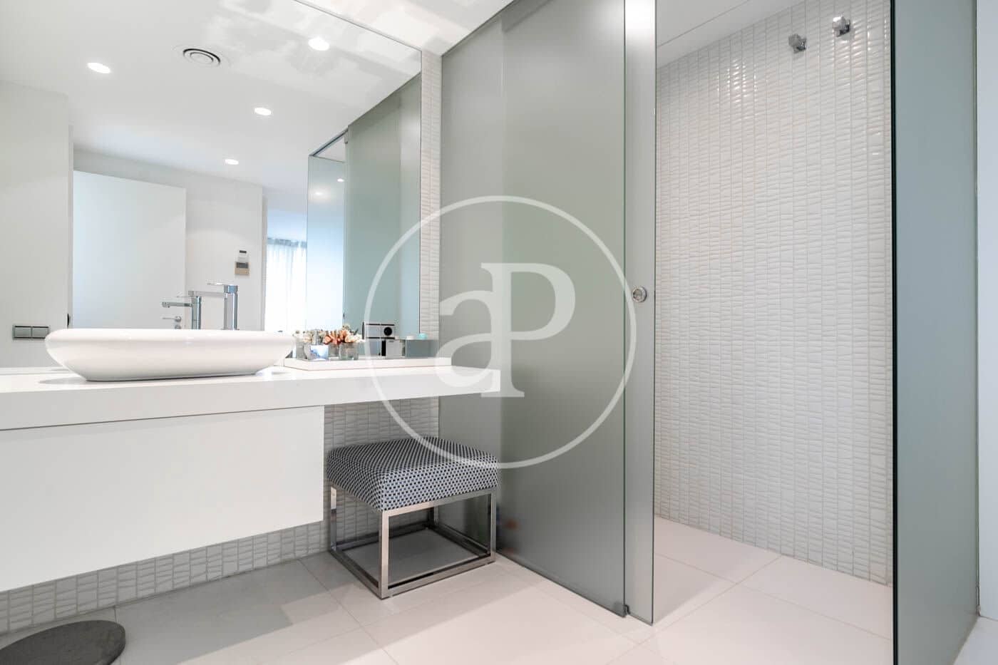 2 soverom Leilighet til salgs i Barcelona by med svømmebasseng - € 1 850 000 (Ref: 8583395)