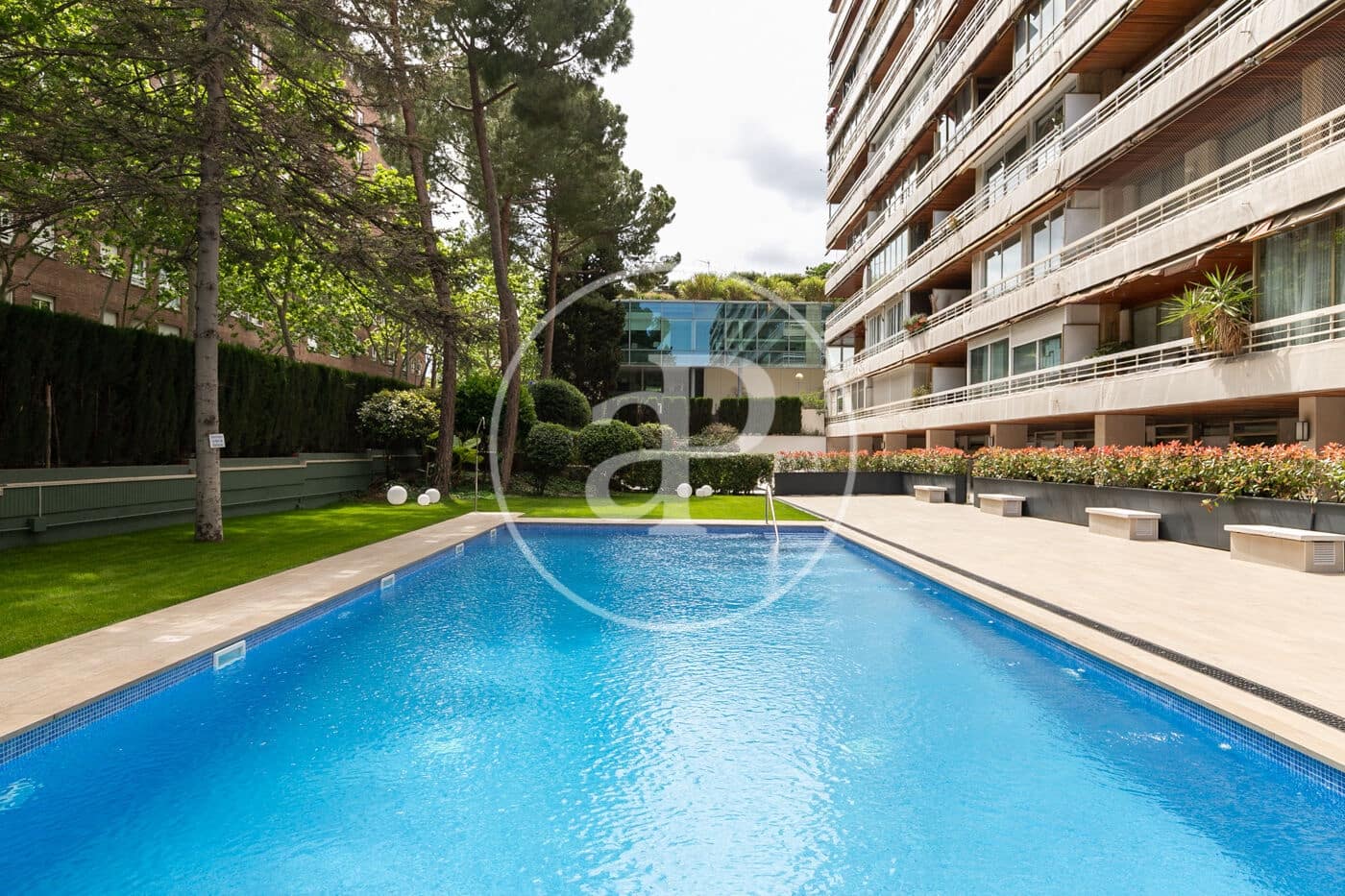 4 soveværelse Lejlighed til salg i Barcelona by med swimmingpool - € 2.400.000 (Ref: 8633934)