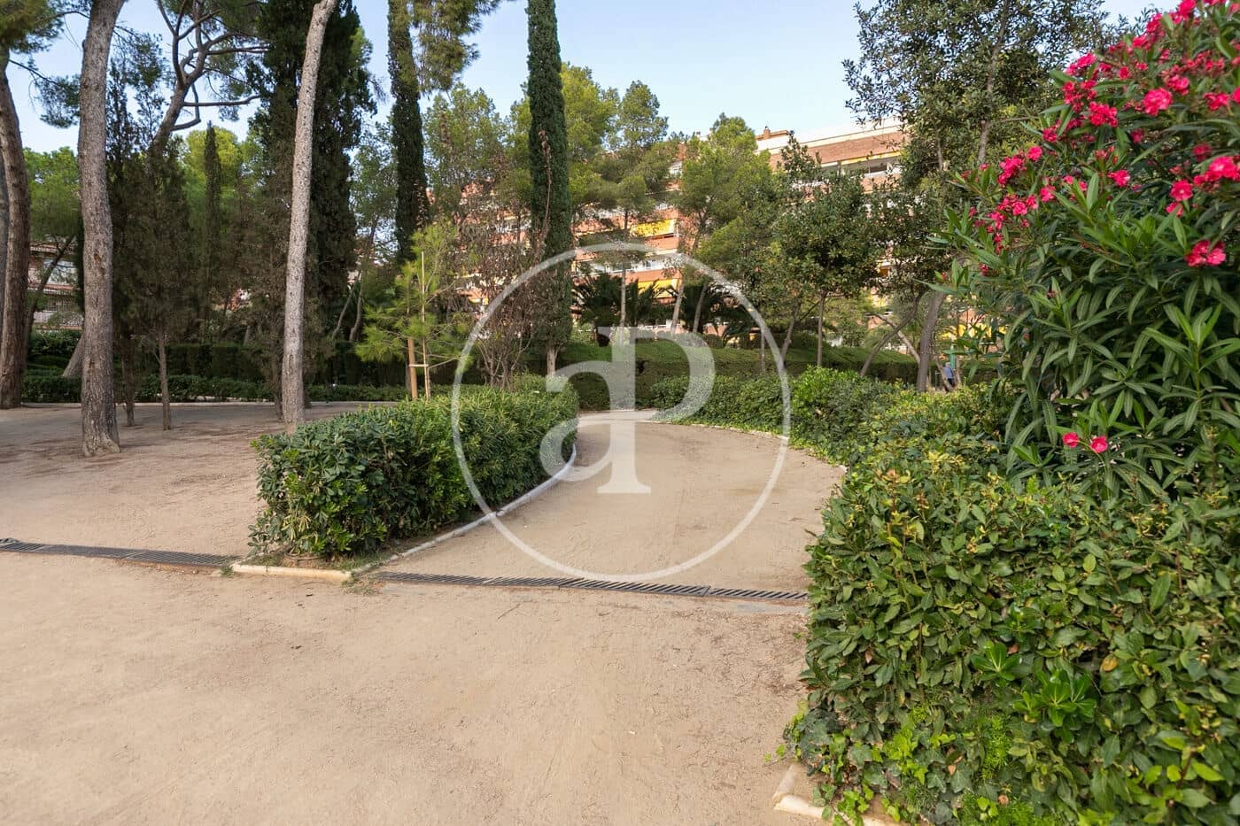 Undeveloped Land for sale in Barcelona city - € 1,600,000 (Ref: 8640418)
