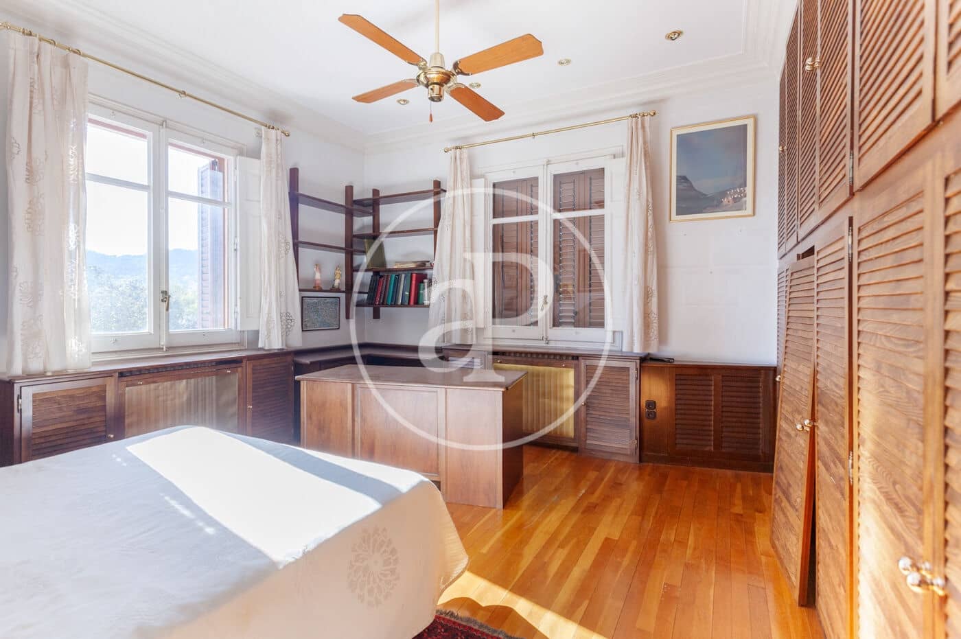 6 soveværelse Villa til salg i Orrius med swimmingpool - € 1.300.000 (Ref: 8687164)