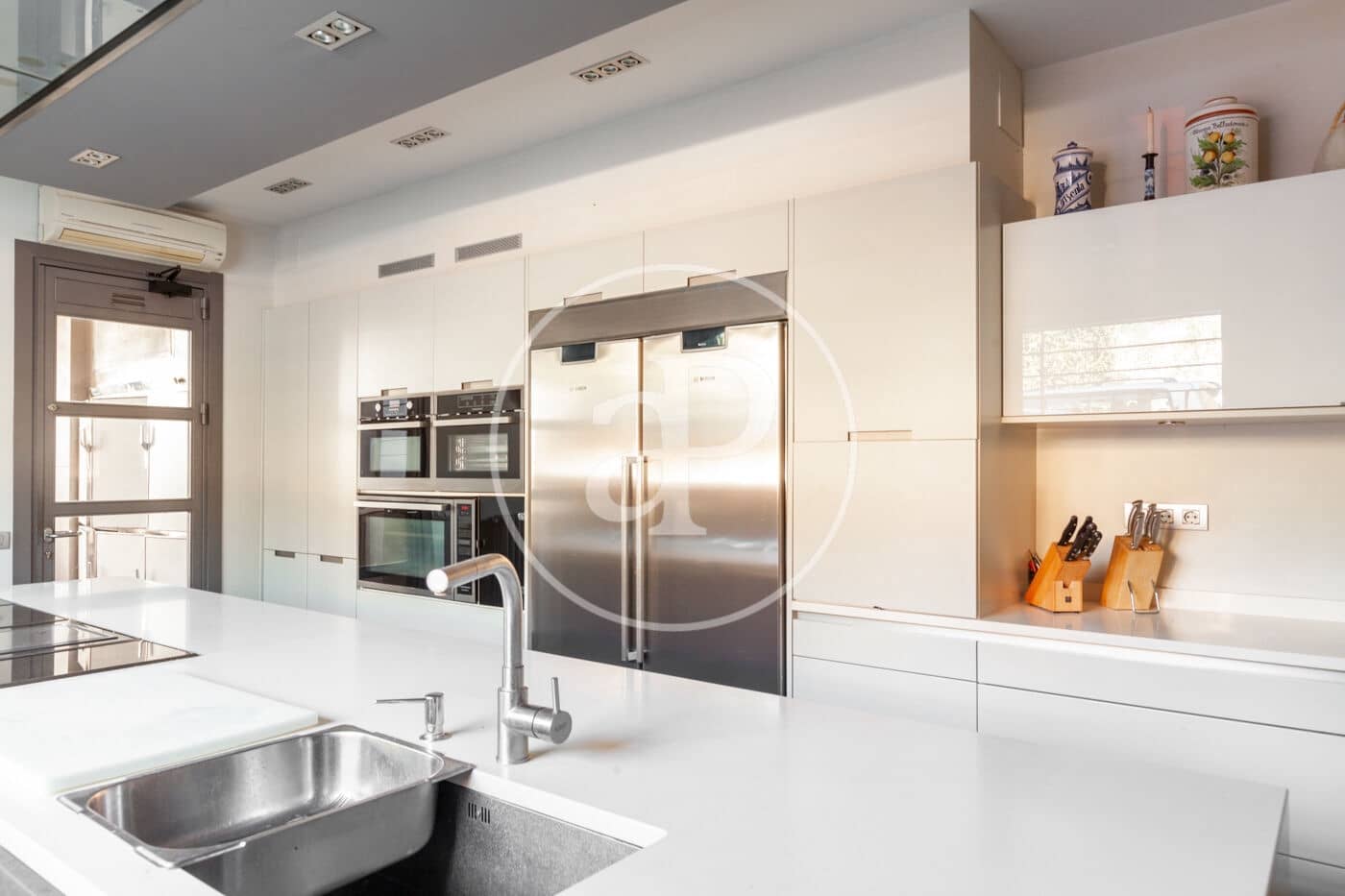 6 soveværelse Villa til salg i Orrius med swimmingpool - € 1.300.000 (Ref: 8687164)