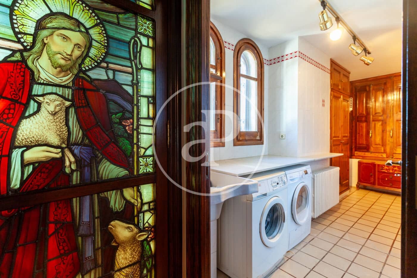 6 soveværelse Villa til salg i Orrius med swimmingpool - € 1.300.000 (Ref: 8687164)