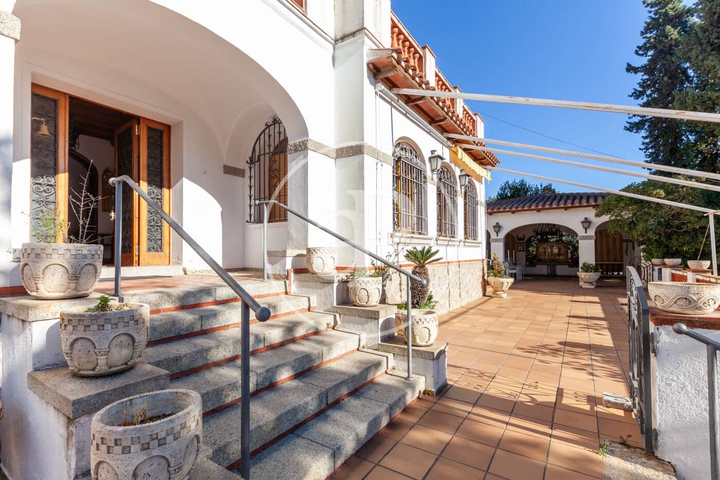 6 soveværelse Villa til salg i Orrius med swimmingpool - € 1.300.000 (Ref: 8687164)