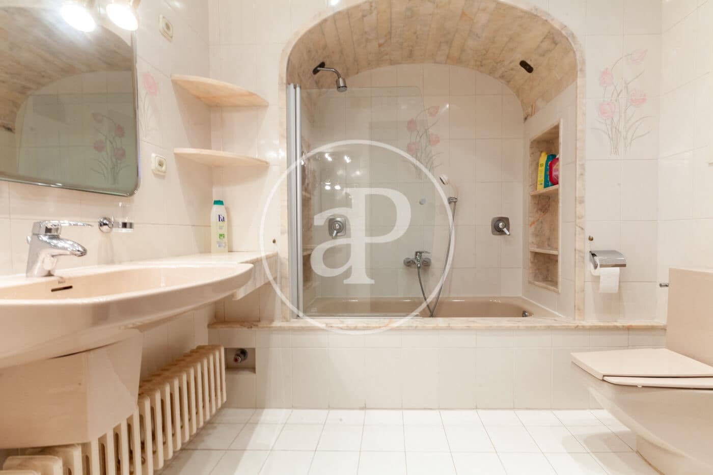 6 soveværelse Villa til salg i Orrius med swimmingpool - € 1.300.000 (Ref: 8687164)