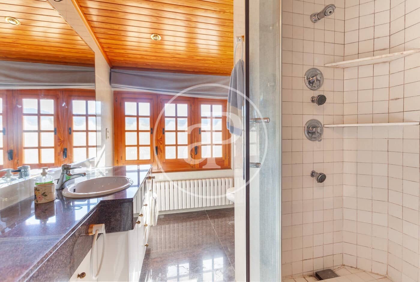 6 soveværelse Villa til salg i Orrius med swimmingpool - € 1.300.000 (Ref: 8687164)