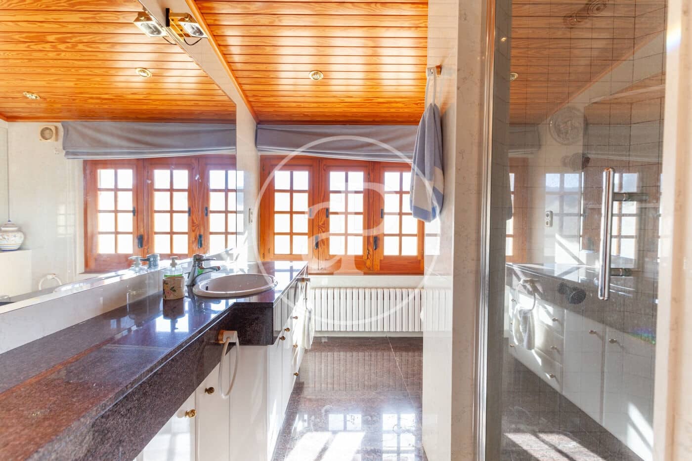 6 soveværelse Villa til salg i Orrius med swimmingpool - € 1.300.000 (Ref: 8687164)