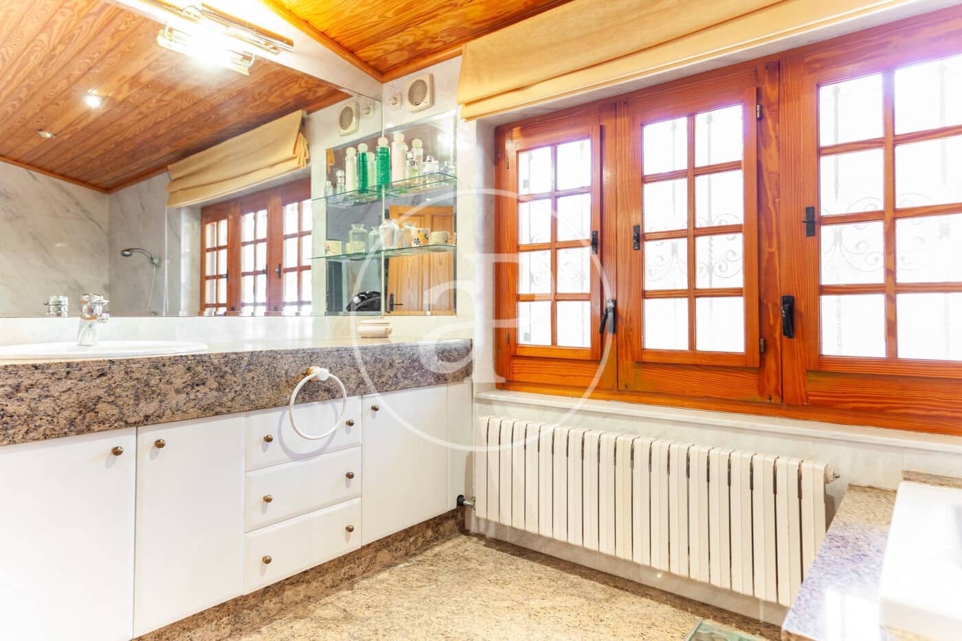 6 soveværelse Villa til salg i Orrius med swimmingpool - € 1.300.000 (Ref: 8687164)