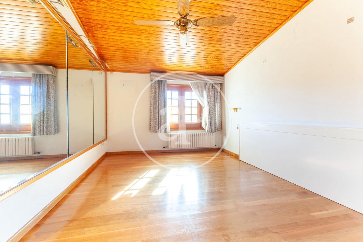 6 soveværelse Villa til salg i Orrius med swimmingpool - € 1.300.000 (Ref: 8687164)