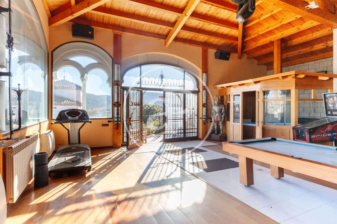 6 soveværelse Villa til salg i Orrius med swimmingpool - € 1.300.000 (Ref: 8687164)