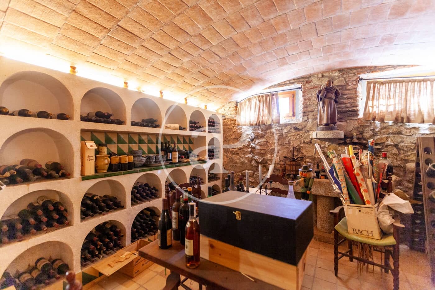 6 soveværelse Villa til salg i Orrius med swimmingpool - € 1.300.000 (Ref: 8687164)