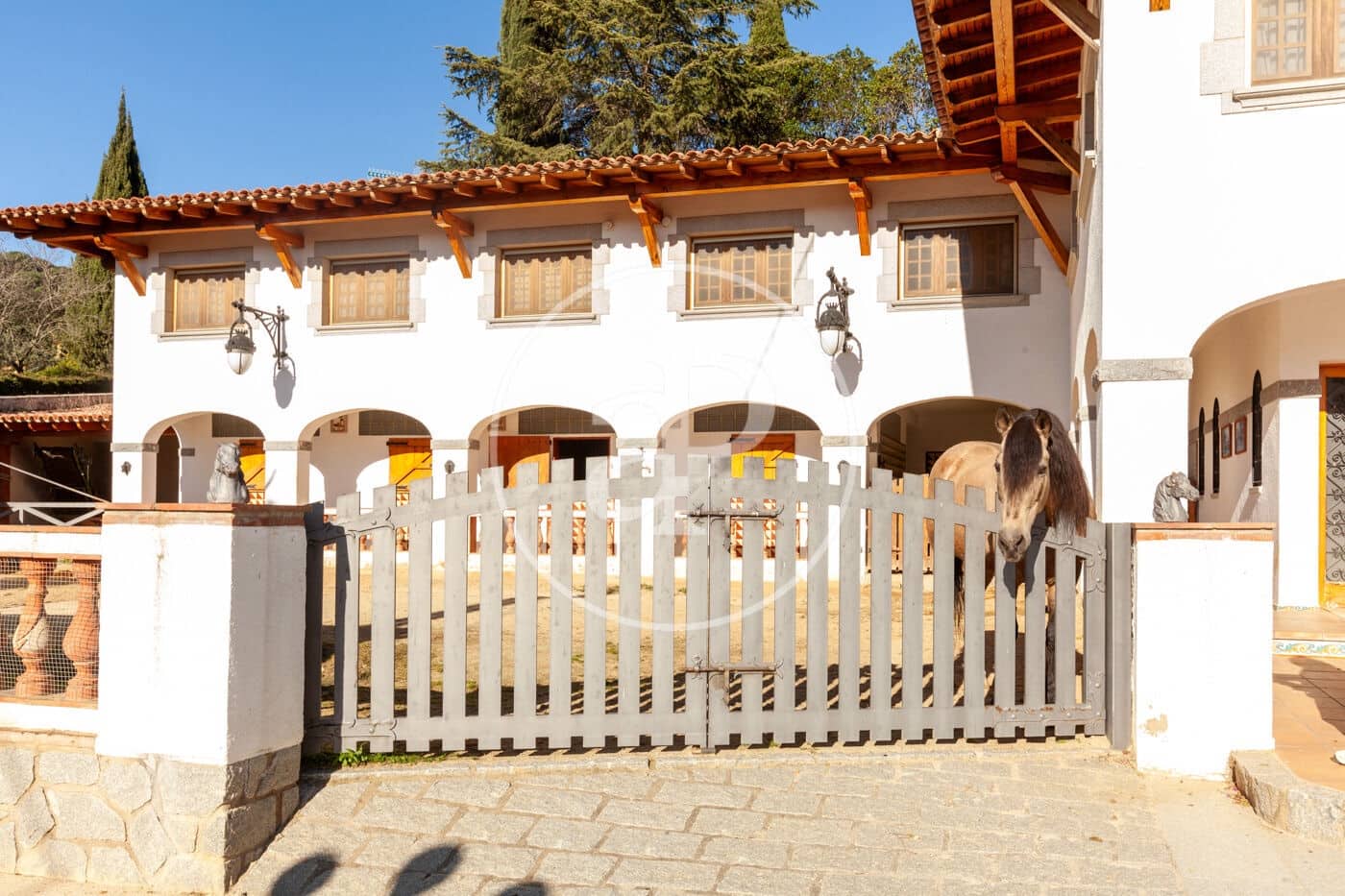 6 soveværelse Villa til salg i Orrius med swimmingpool - € 1.300.000 (Ref: 8687164)