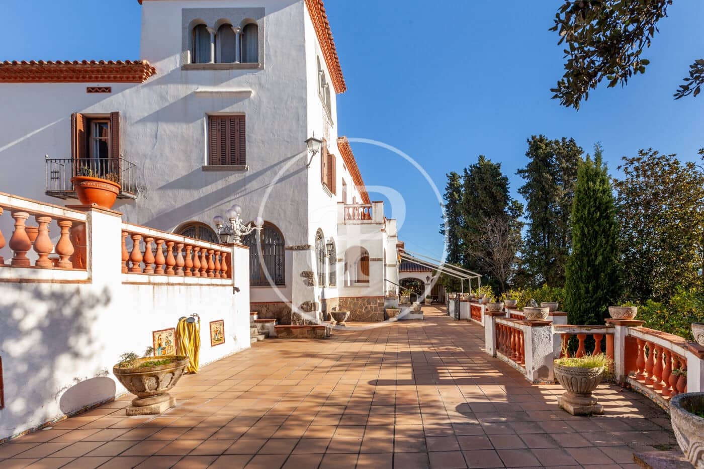 6 soveværelse Villa til salg i Orrius med swimmingpool - € 1.300.000 (Ref: 8687164)