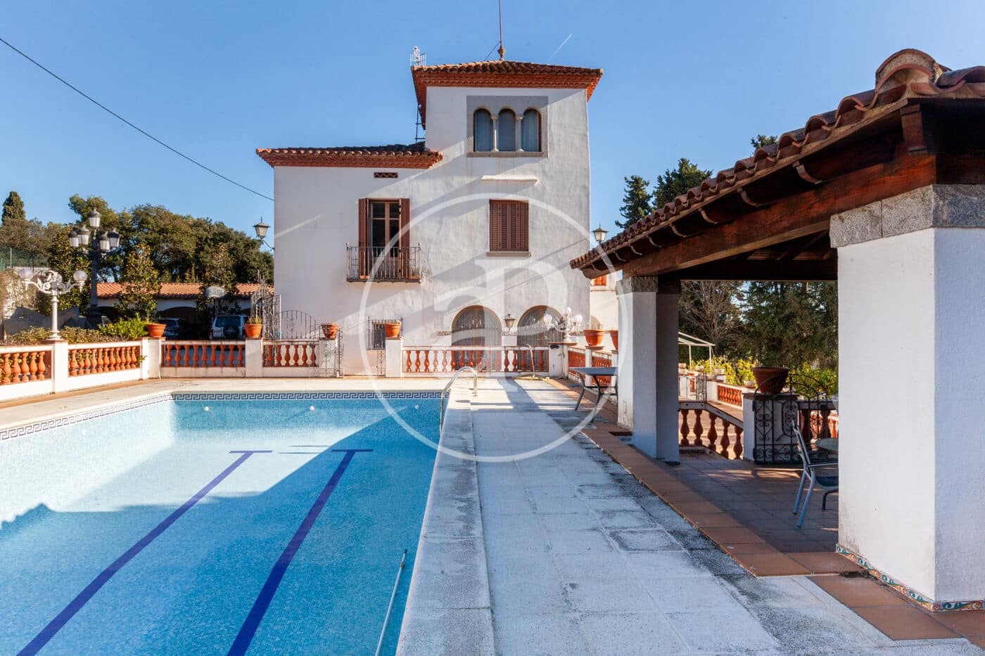 6 soveværelse Villa til salg i Orrius med swimmingpool - € 1.300.000 (Ref: 8687164)