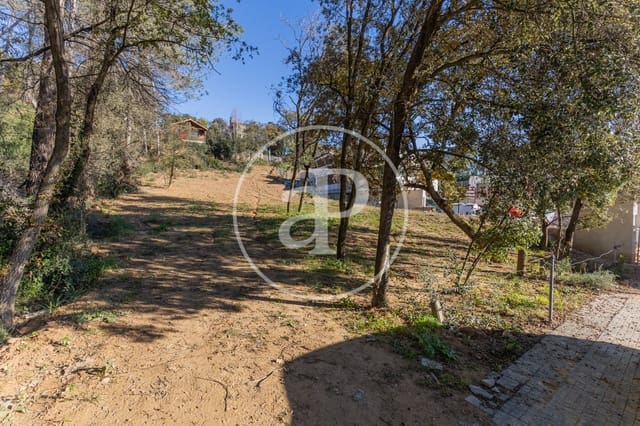 Mark till salu i Bellaterra, Cerdanyola del Vallès - 525 000 € (Ref: 8719070)