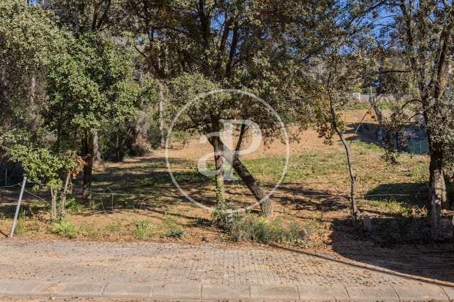 Mark till salu i Bellaterra, Cerdanyola del Vallès - 525 000 € (Ref: 8719070)