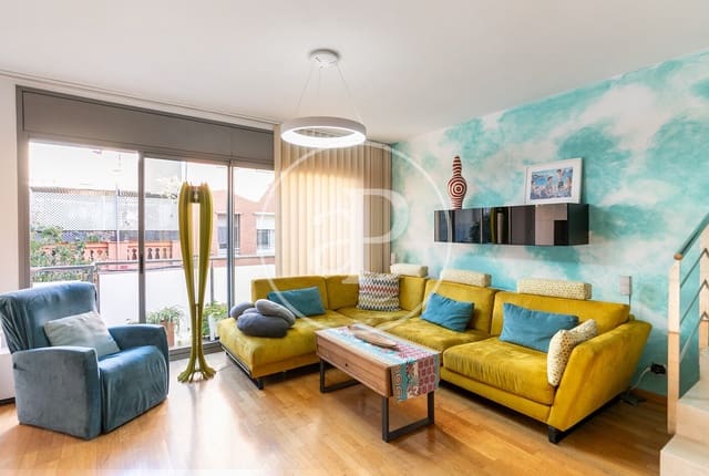 3 soveværelse Villa til salg i El Camp de L'Arpa del Clot, Barcelona by - € 900.000 (Ref: 8719085)