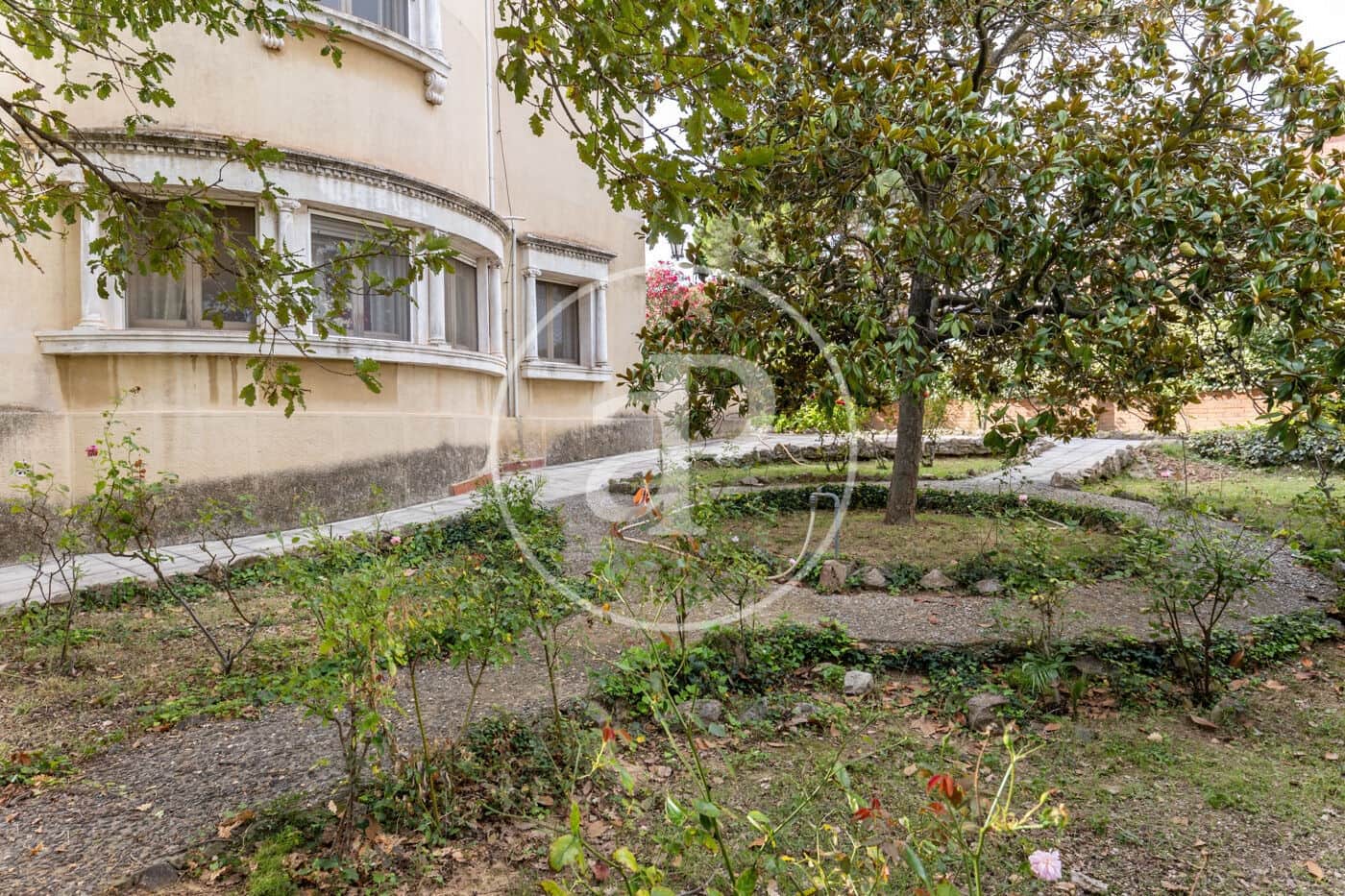 5 bedroom Villa for sale in Terrassa with pool - € 890,000 (Ref: 8719109)