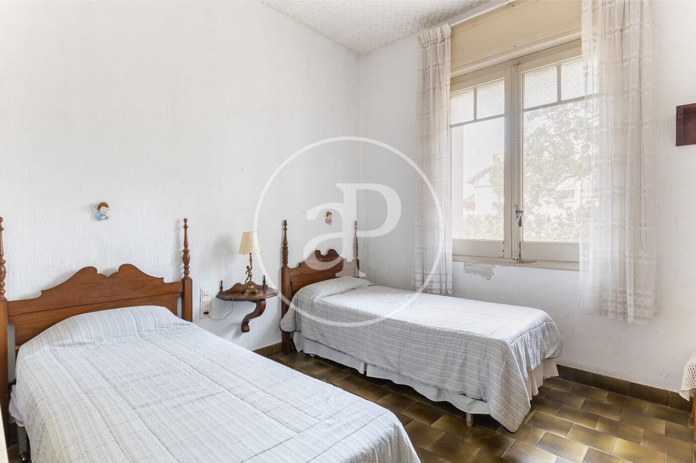 5 bedroom Villa for sale in Terrassa with pool - € 890,000 (Ref: 8719109)