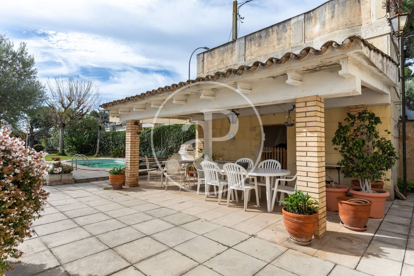 5 bedroom Villa for sale in Terrassa with pool - € 890,000 (Ref: 8719109)