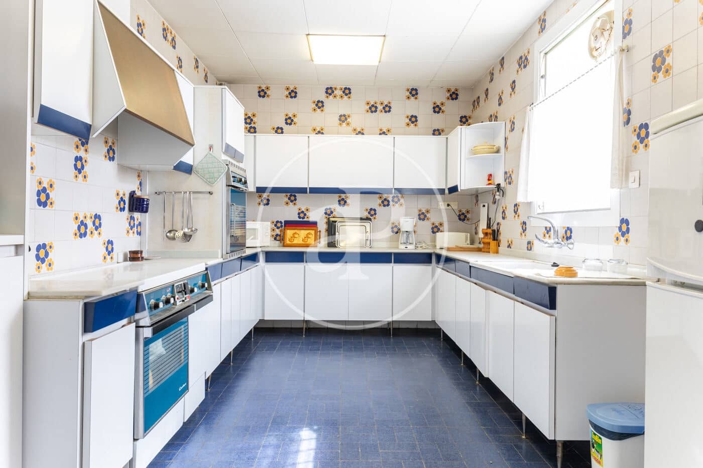 5 bedroom Villa for sale in Terrassa with pool - € 890,000 (Ref: 8719109)