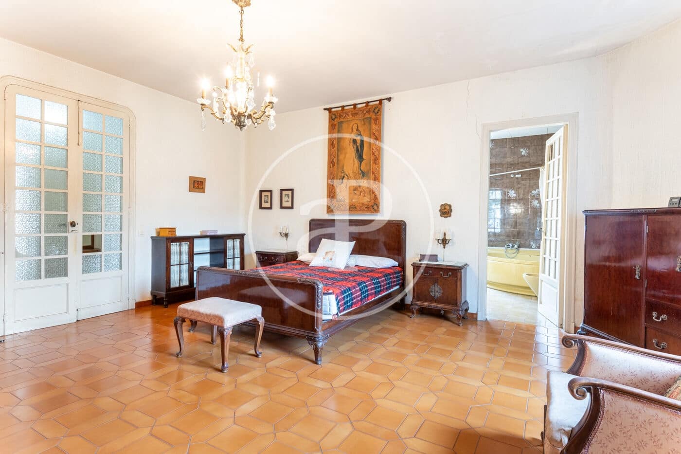 5 bedroom Villa for sale in Terrassa with pool - € 890,000 (Ref: 8719109)