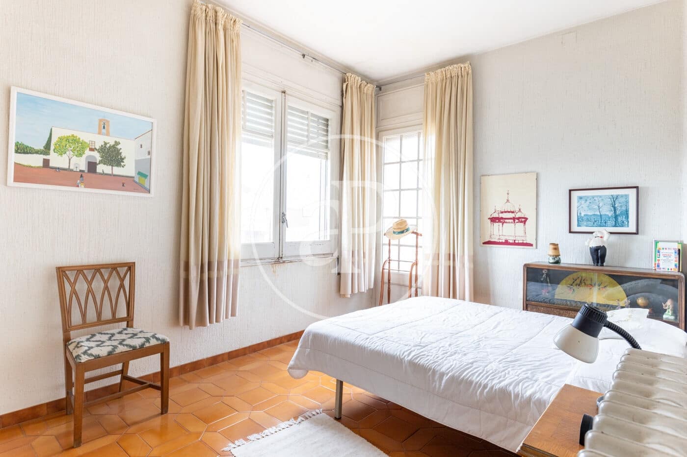 5 bedroom Villa for sale in Terrassa with pool - € 890,000 (Ref: 8719109)