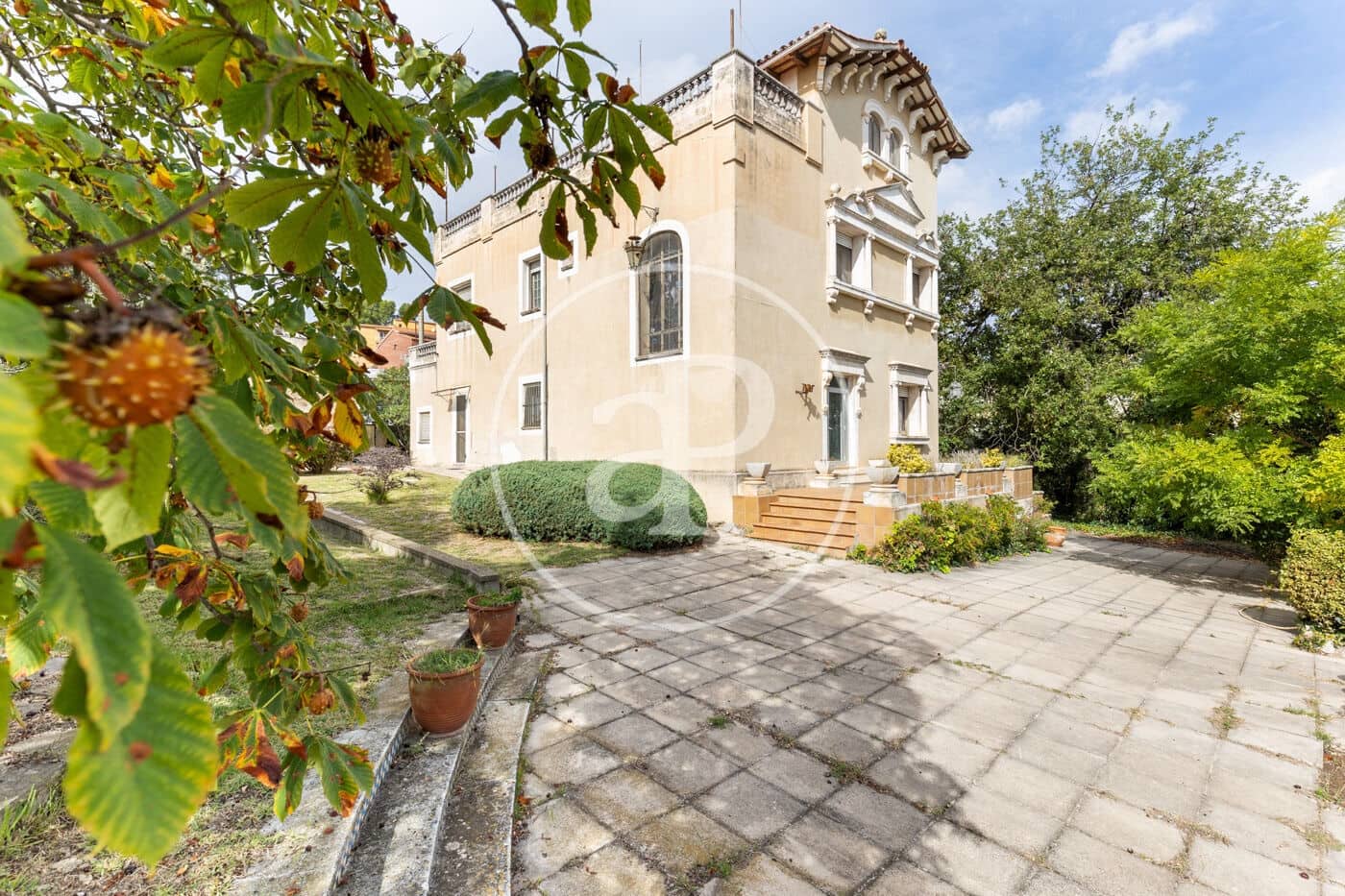 5 bedroom Villa for sale in Terrassa with pool - € 890,000 (Ref: 8719109)