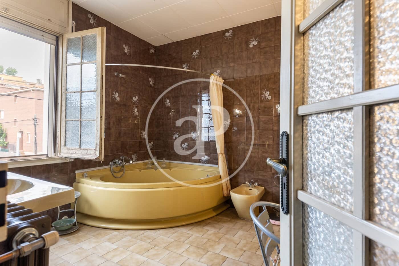 5 bedroom Villa for sale in Terrassa with pool - € 890,000 (Ref: 8719109)