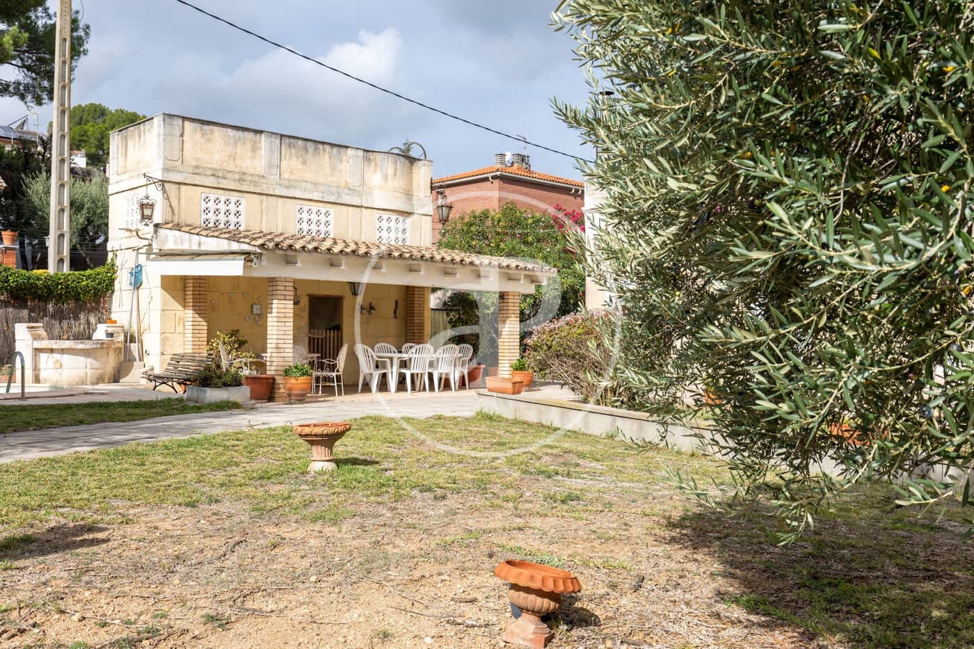 5 bedroom Villa for sale in Terrassa with pool - € 890,000 (Ref: 8719109)