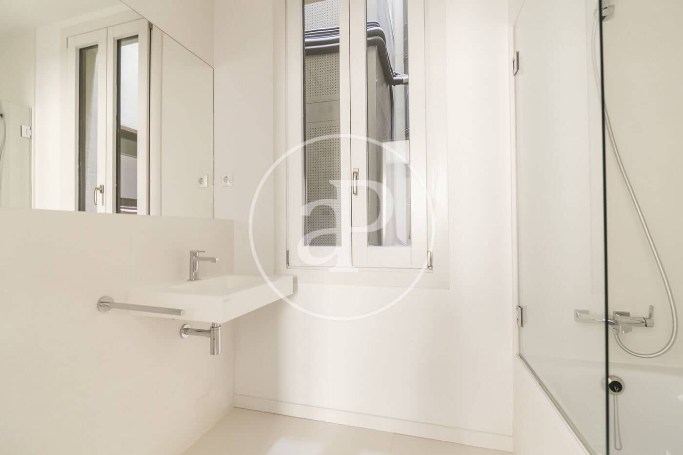 2 soveværelse Lejlighed til leje i Barcelona by - € 2.950 (Ref: 8726040)