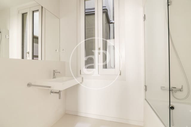 2 soveværelse Lejlighed til leje i El Raval, Barcelona by - € 2.950 (Ref: 8726040)