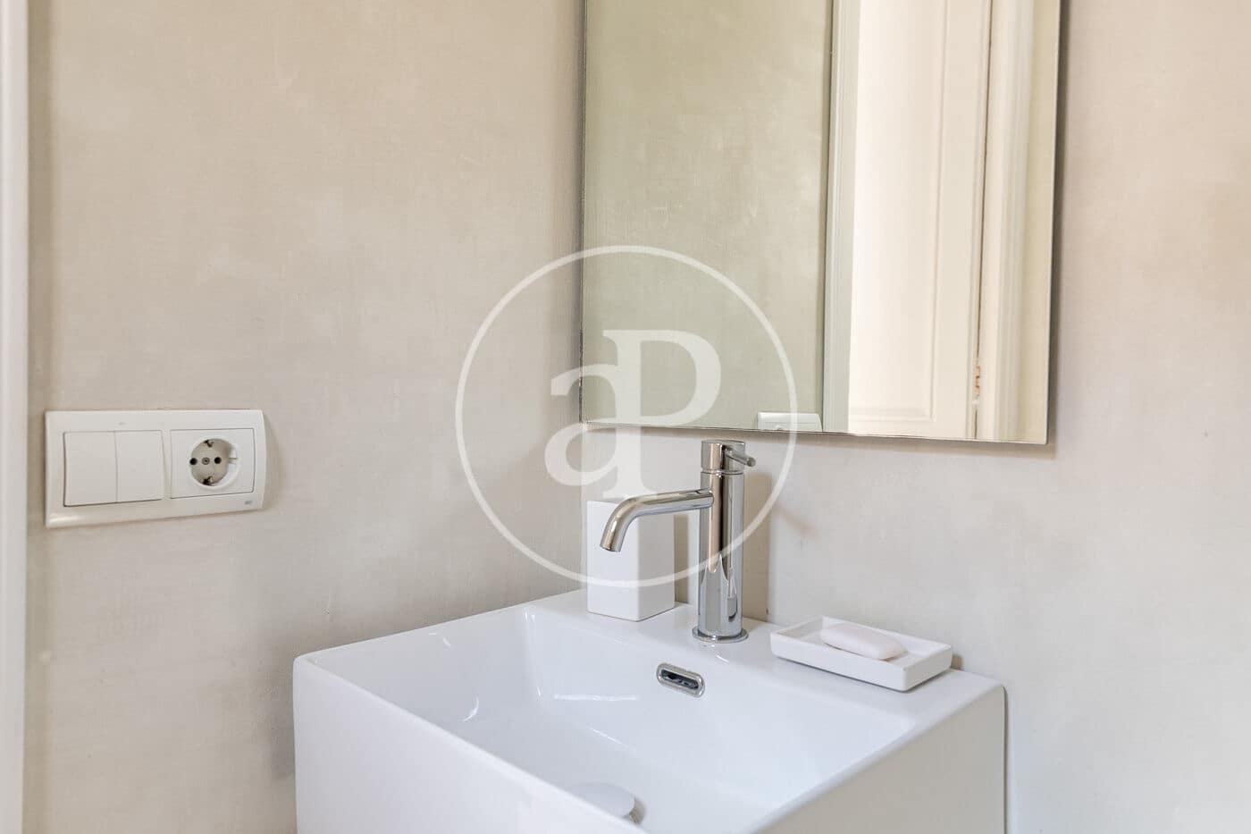 2 sovrum Lägenhet att hyra i Barcelona stad - 1 800 € (Ref: 8726042)